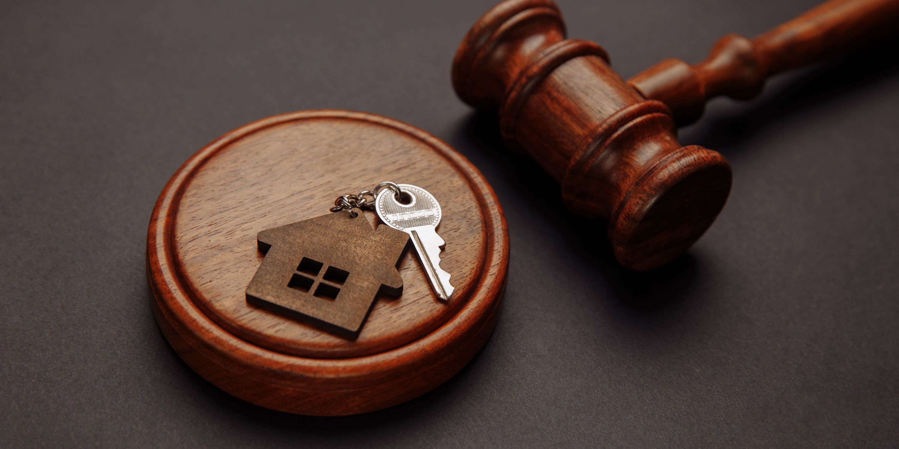 ¿Qué pasa si un aval no responde financieramente? El arrendatario puede tomar acciones legales.